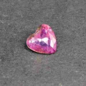 HEART-SHAPED NAIL DECOR - Image 1